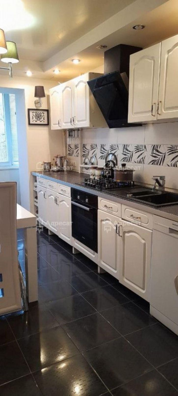 3-комн квартира ул. 35 Гвардейской,  д.4