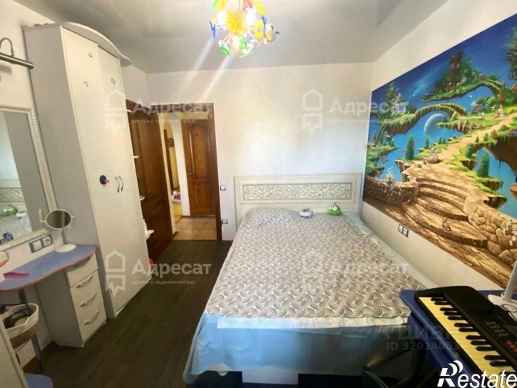 4-комн квартира ул 50 лет Октября, 12,  д. 12