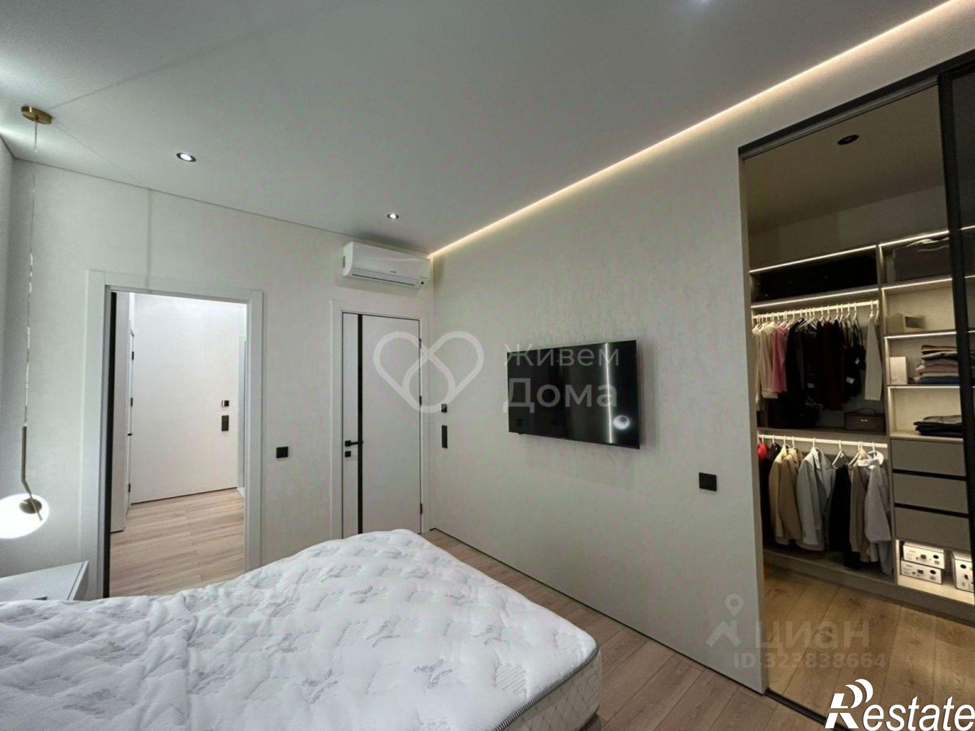 Купить квартиру за 32 000 000 рублей на Ярославская улица, 21