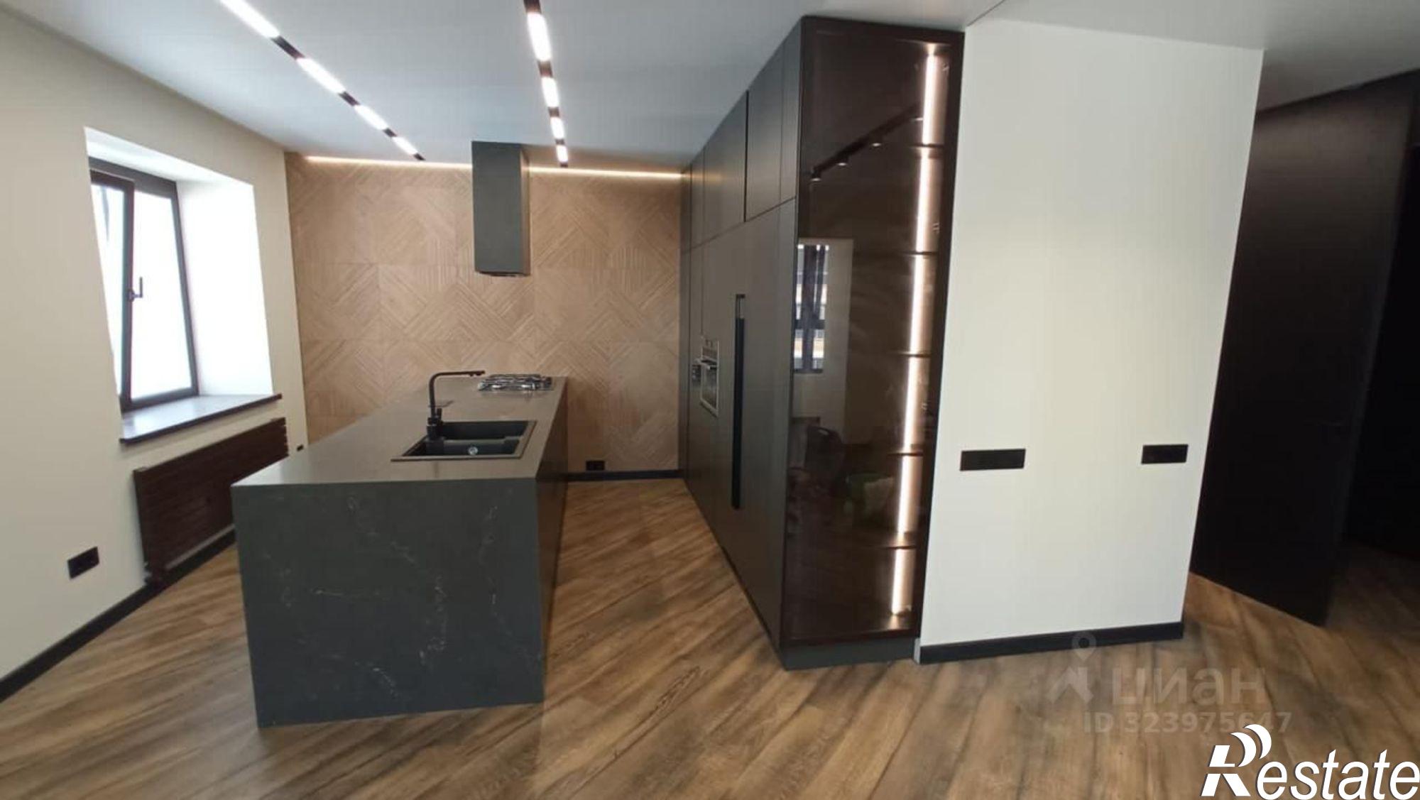 Купить квартиру за 25 000 000 рублей на Шекснинская улица, 62А