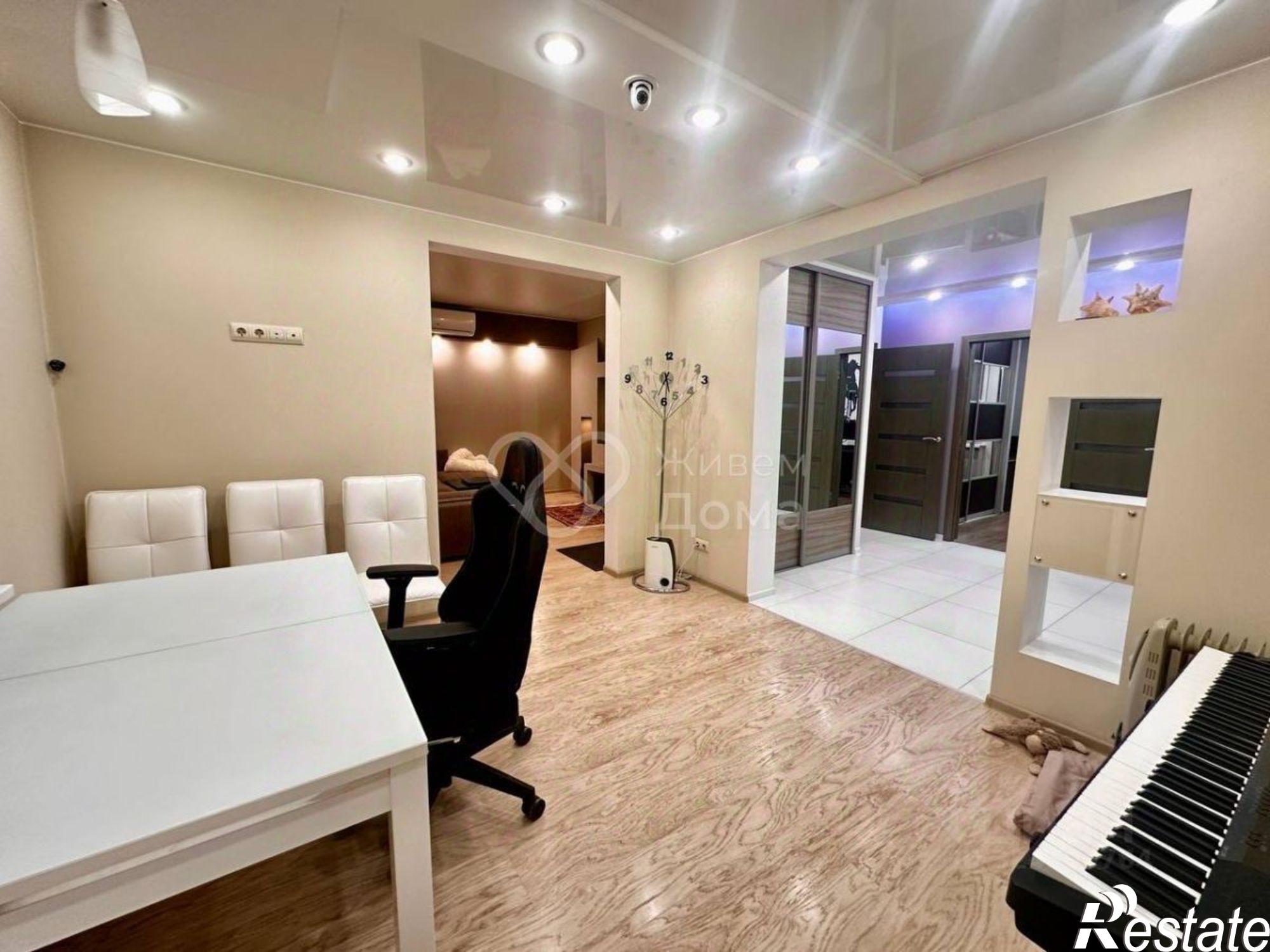 Купить квартиру за 10 700 000 рублей на Рабоче-Крестьянская улица, 50