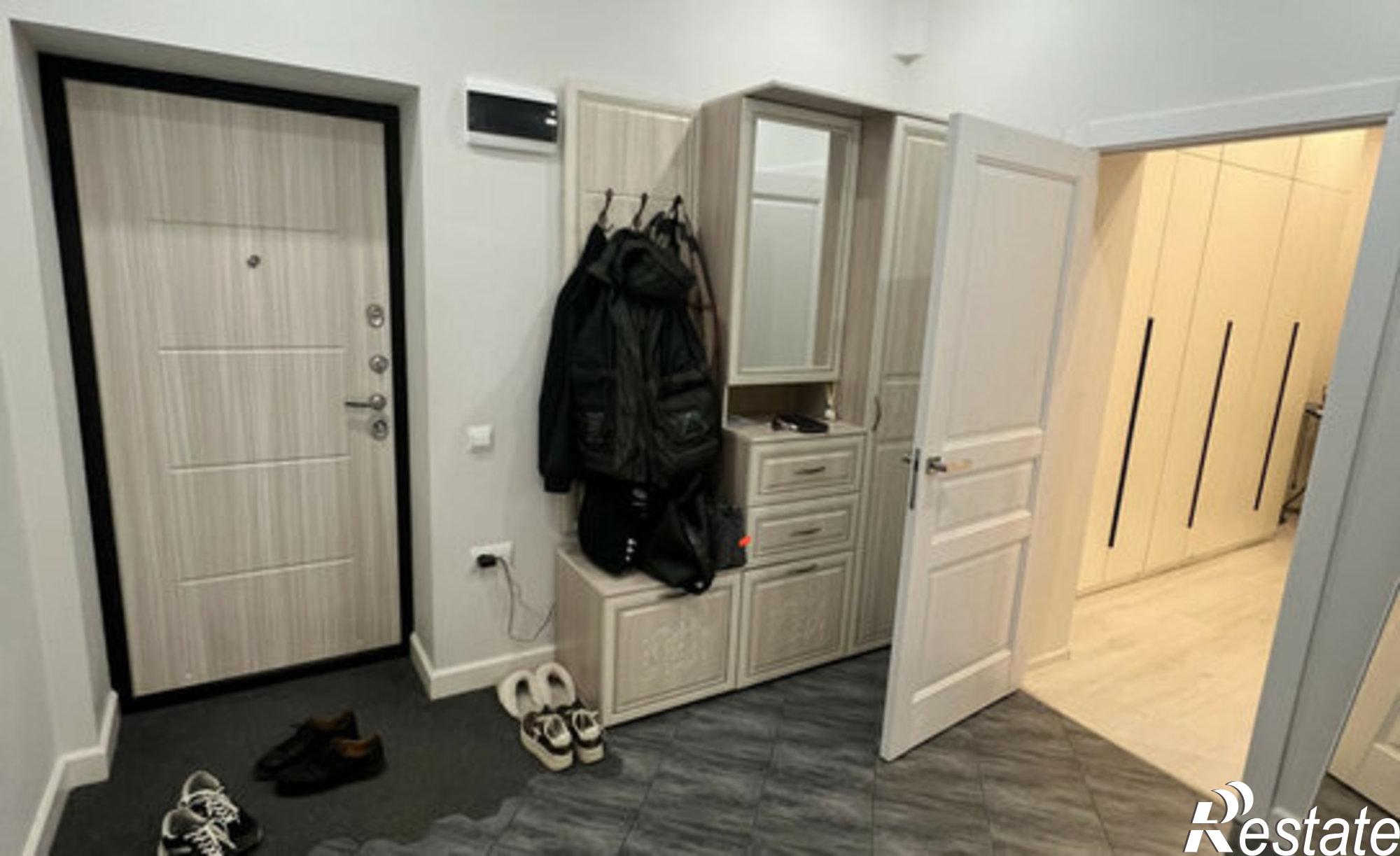 Купить квартиру за 9 000 000 рублей на ул им. Глазкова, 23а