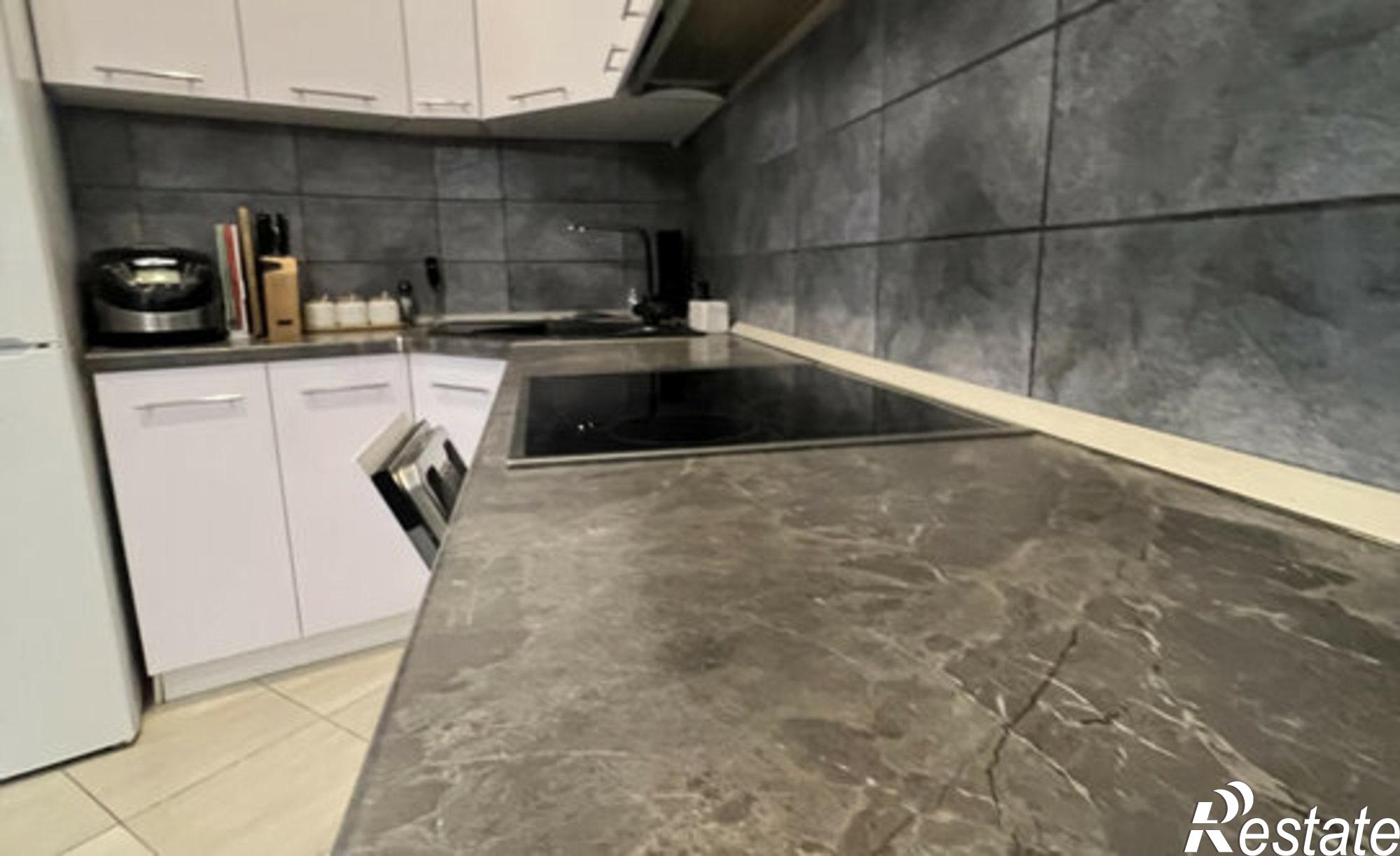 Купить квартиру за 9 000 000 рублей на ул им. Глазкова, 23а