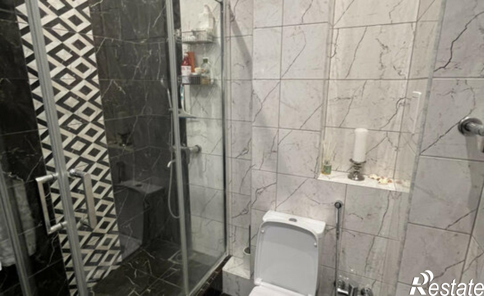 Купить квартиру за 9 000 000 рублей на ул им. Глазкова, 23а