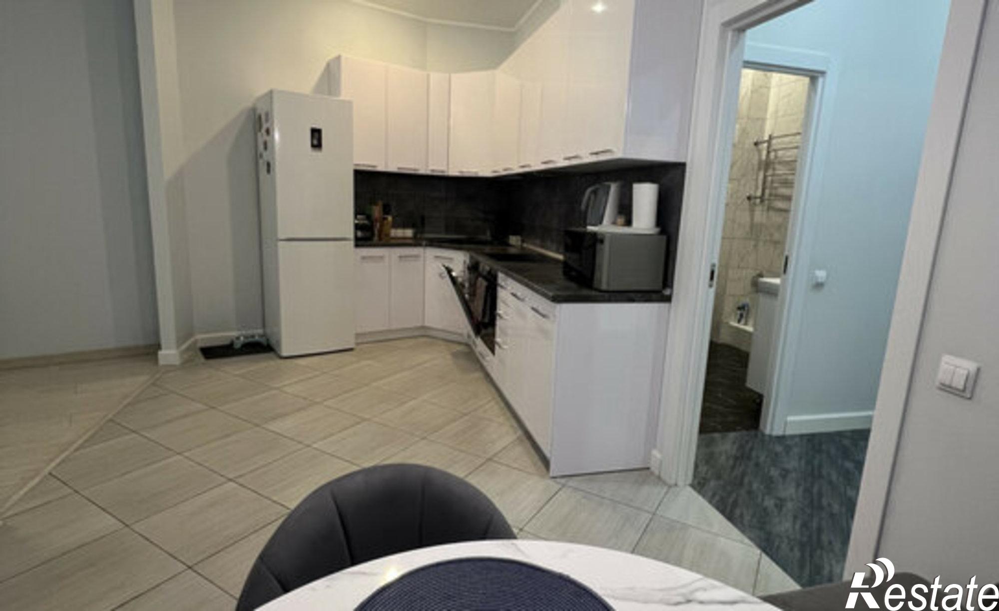 Купить квартиру за 9 000 000 рублей на ул им. Глазкова, 23а