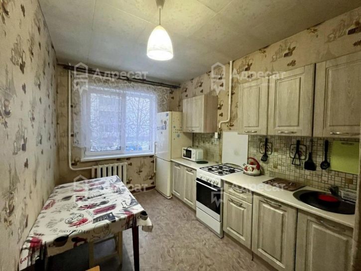 2-комн квартира ул. Землячки,  д.52