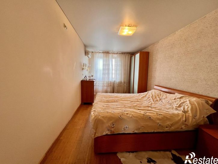 4-комн квартира Пражская, 1