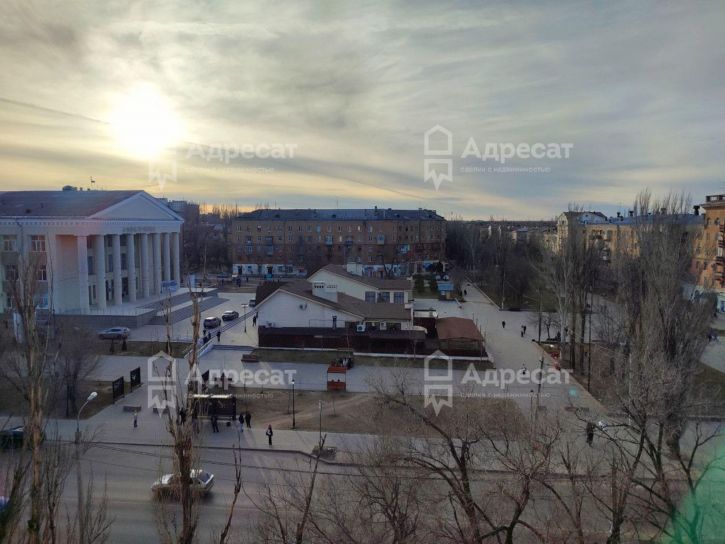 4-комн квартира ул. Дзержинского,  д.15