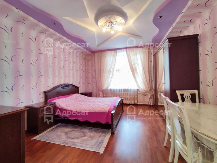 4-комн квартира ул. Дзержинского,  д.15