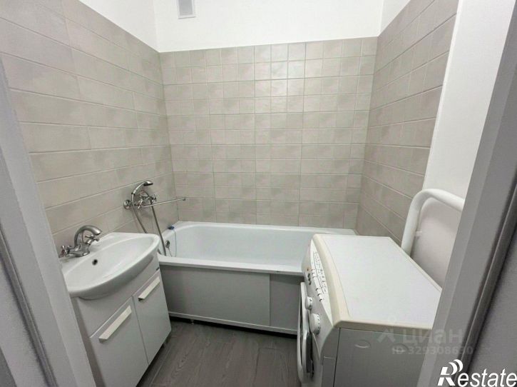 3-комн квартира улица Николая Отрады, 26,  д. 26