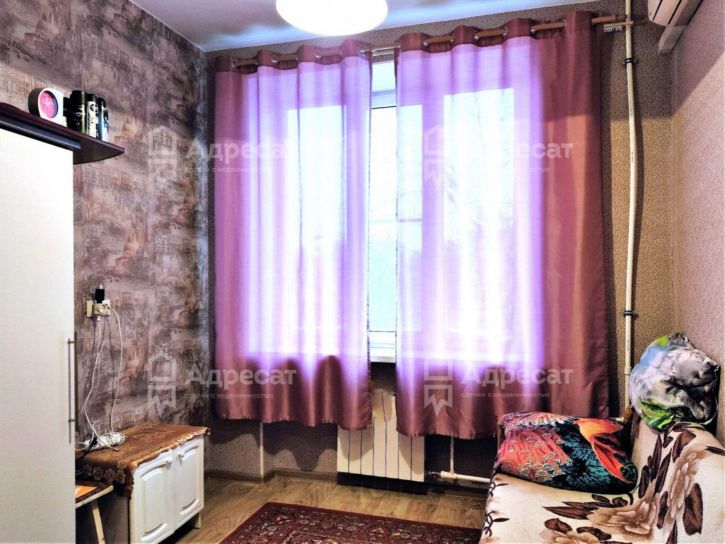 4-комн квартира ул. 40 лет ВЛКСМ,  д.8