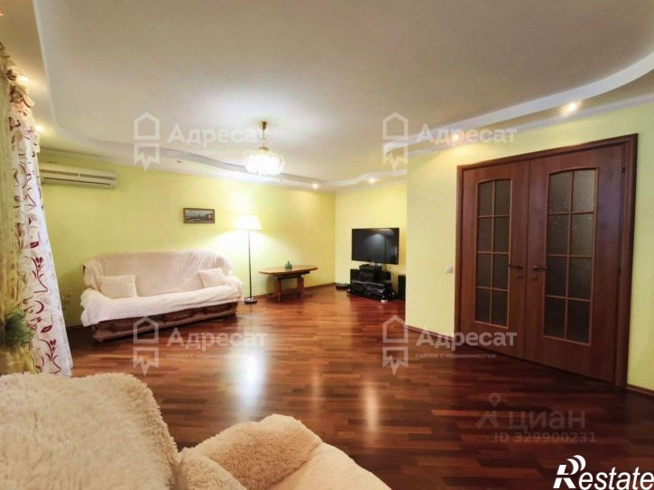 3-комн квартира улица Николая Отрады, 20Б,  д. 20Б