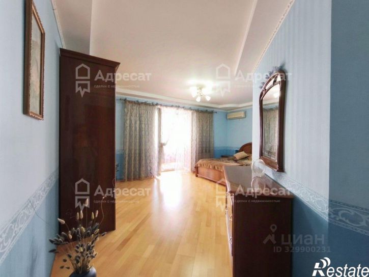 3-комн квартира улица Николая Отрады, 20Б,  д. 20Б