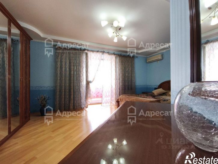 3-комн квартира улица Николая Отрады, 20Б,  д. 20Б