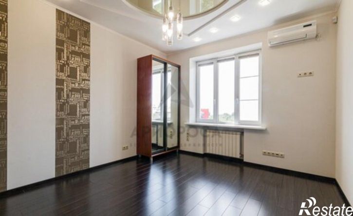 3-комн квартира улица Глазкова, 5,  д. 5