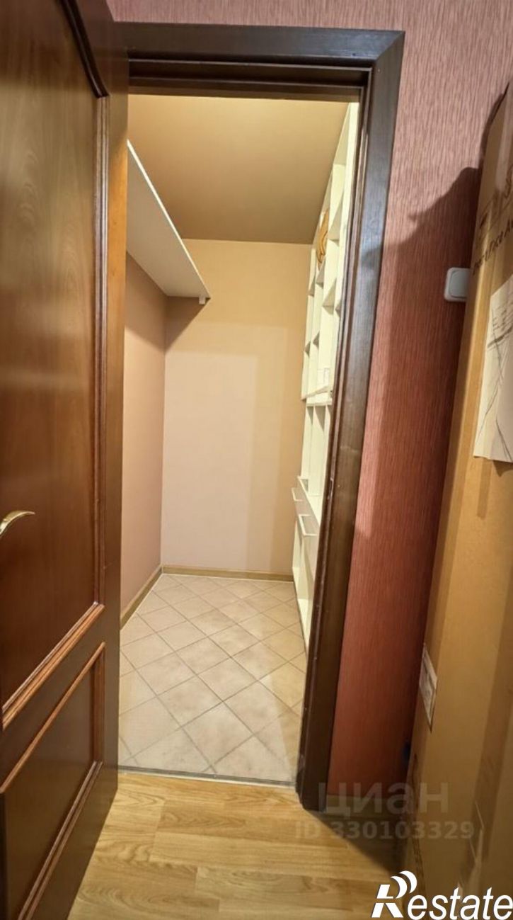 3-комн квартира Пражская улица, 1,  д. 1
