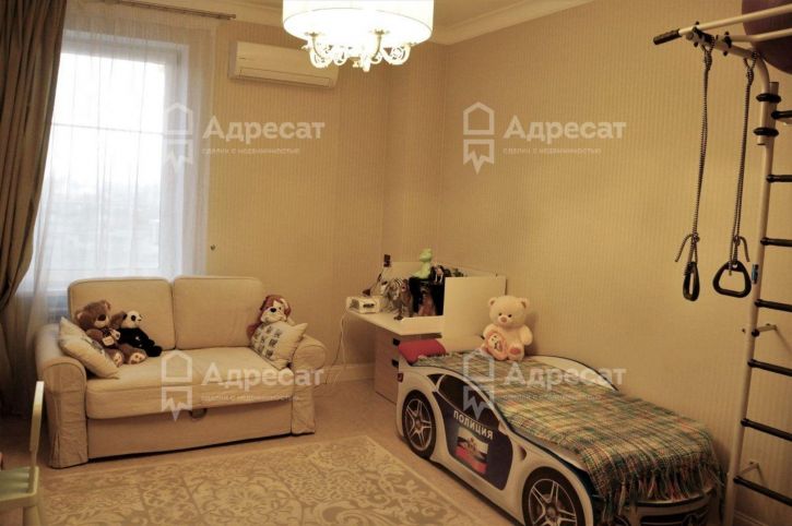 4-комн квартира ул. Ангарская,  д.71