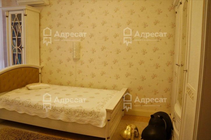 4-комн квартира ул. Ангарская,  д.71