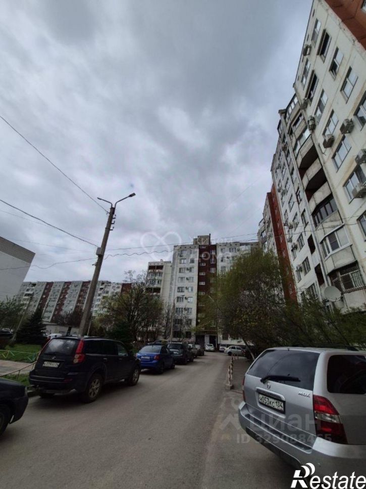 3-комн квартира улица им. Репина, 3,  д. 3
