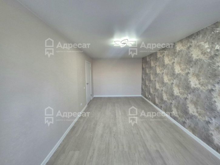 2-комн квартира ул. 64-й Армии,  д.73