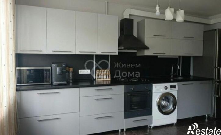 3-комн квартира бульвар 30-летия Победы, 66,  д. 66