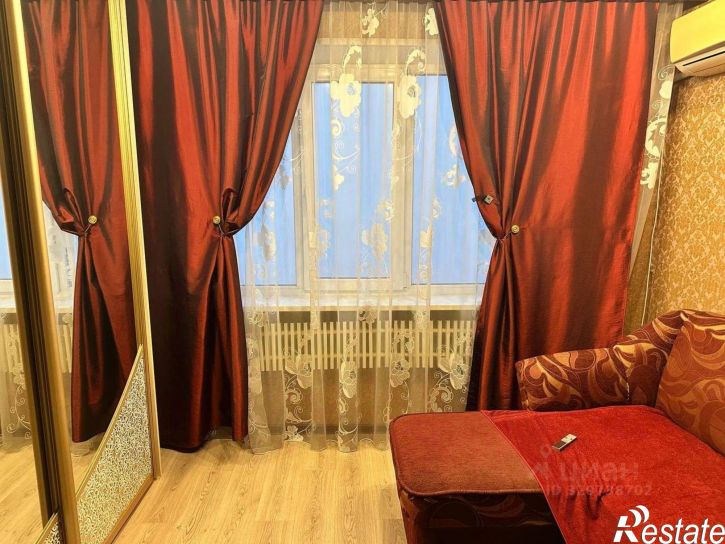 3-комн квартира улица Землячки, 26,  д. 26