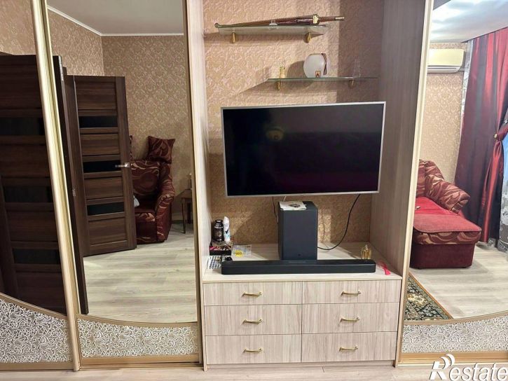 3-комн квартира улица Землячки, 26,  д. 26