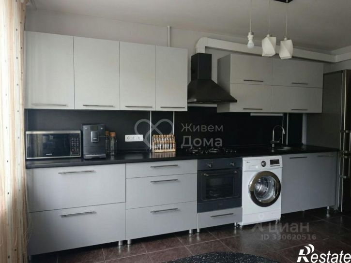 3-комн квартира бульвар 30-летия Победы, 66,  д. 66