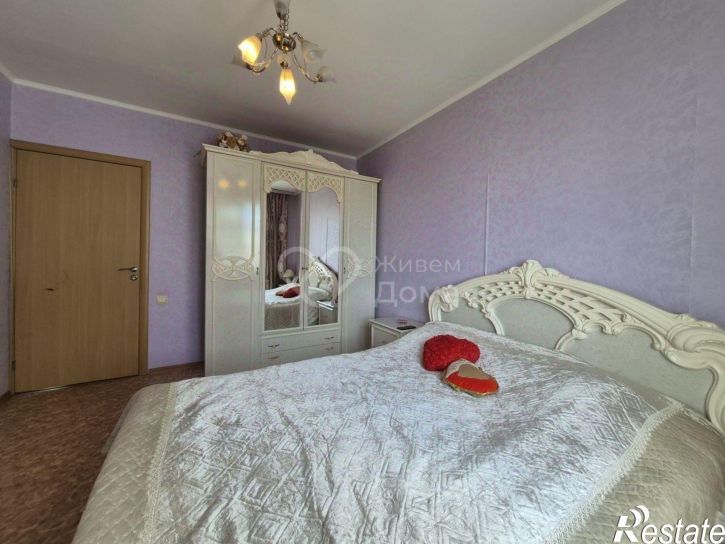 4-комн квартира Университетский пр-кт, 49,  д. 49