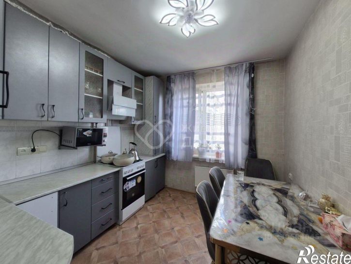 4-комн квартира Университетский пр-кт, 49,  д. 49