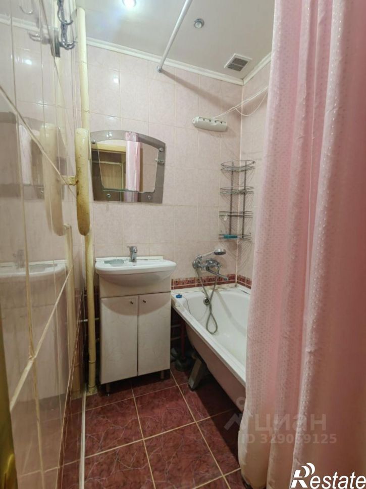 3-комн квартира улица Гороховцев, 2,  д. 2