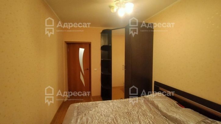 3-комн квартира ул. 64-й Армии,  д.65