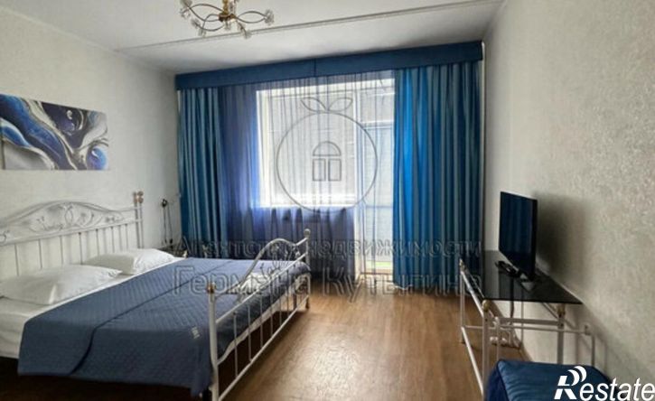 3-комн квартира улица Чуйкова, 37,  д. 37