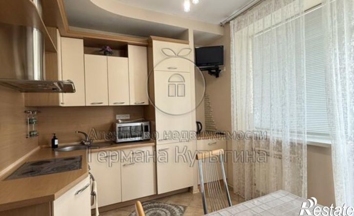 3-комн квартира улица Чуйкова, 37,  д. 37
