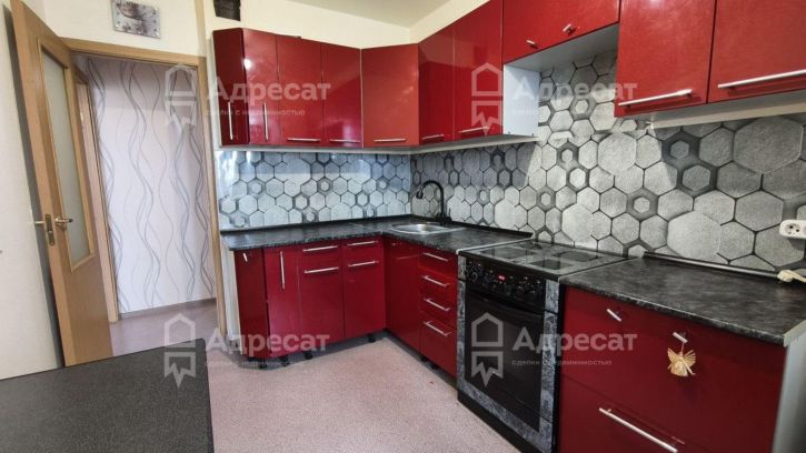 2-комн квартира ул. Комарова,  д.76