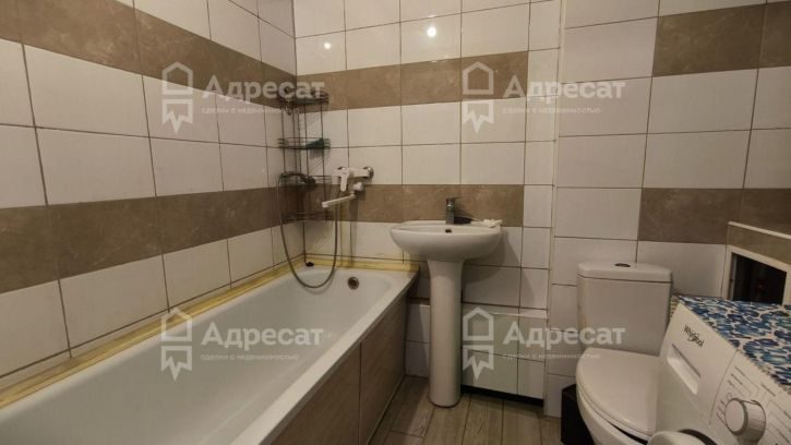 2-комн квартира ул. Комарова,  д.76