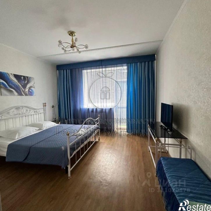 3-комн квартира улица Чуйкова, 37,  д. 37