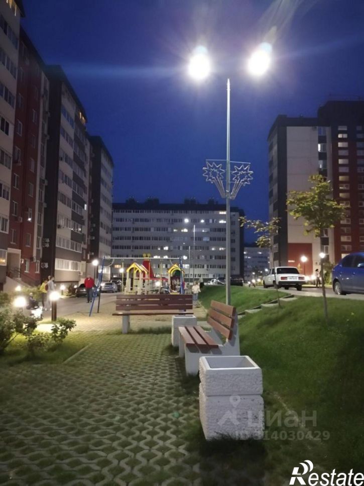 3-комн квартира улица Академика Комарова, 76,  д. 76
