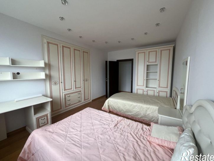 3-комн квартира ул им. Глазкова, 1,  д. 1