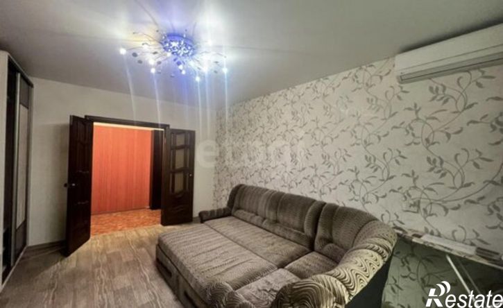 3-комн квартира улица 8-й Воздушной Армии, 52,  д. 52