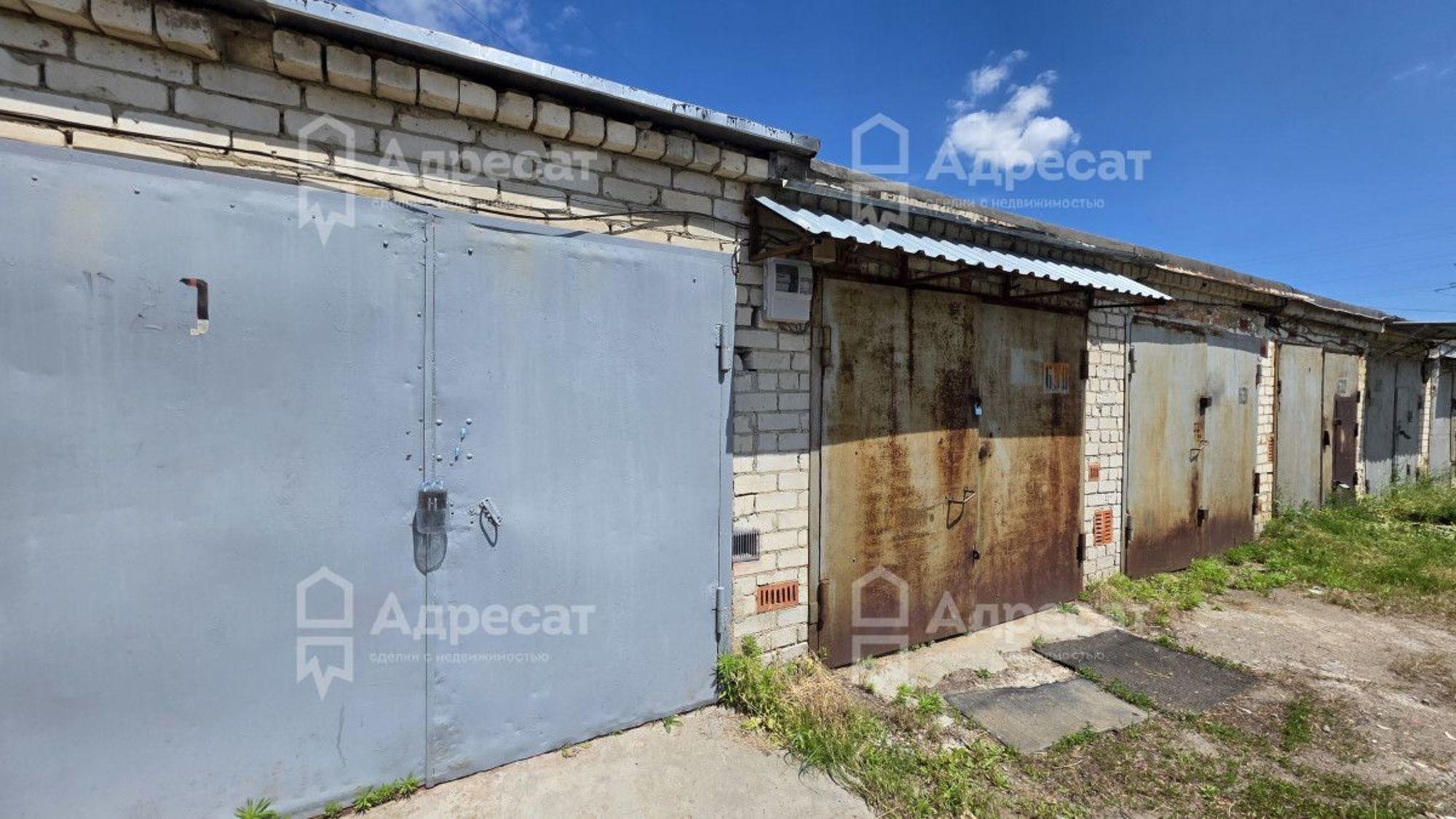 Купить гараж, место в паркинге за 300 000 рублей на ул. Привокзальная