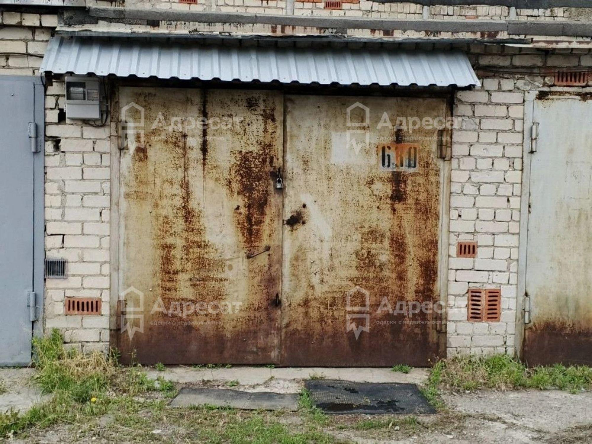 Купить гараж, место в паркинге за 300 000 рублей на ул. Привокзальная