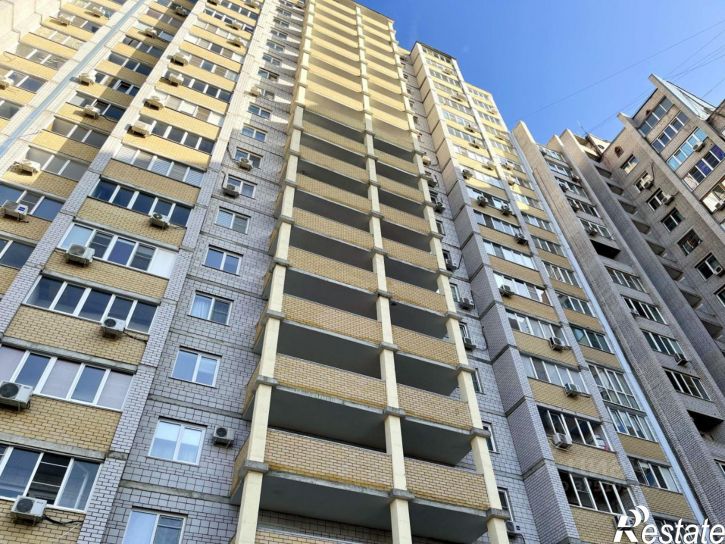 3-комн квартира б-р 30-летия Победы, 19б,  д. 19б