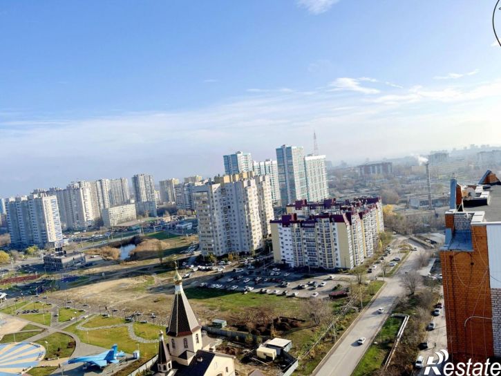 3-комн квартира б-р 30-летия Победы, 19б,  д. 19б