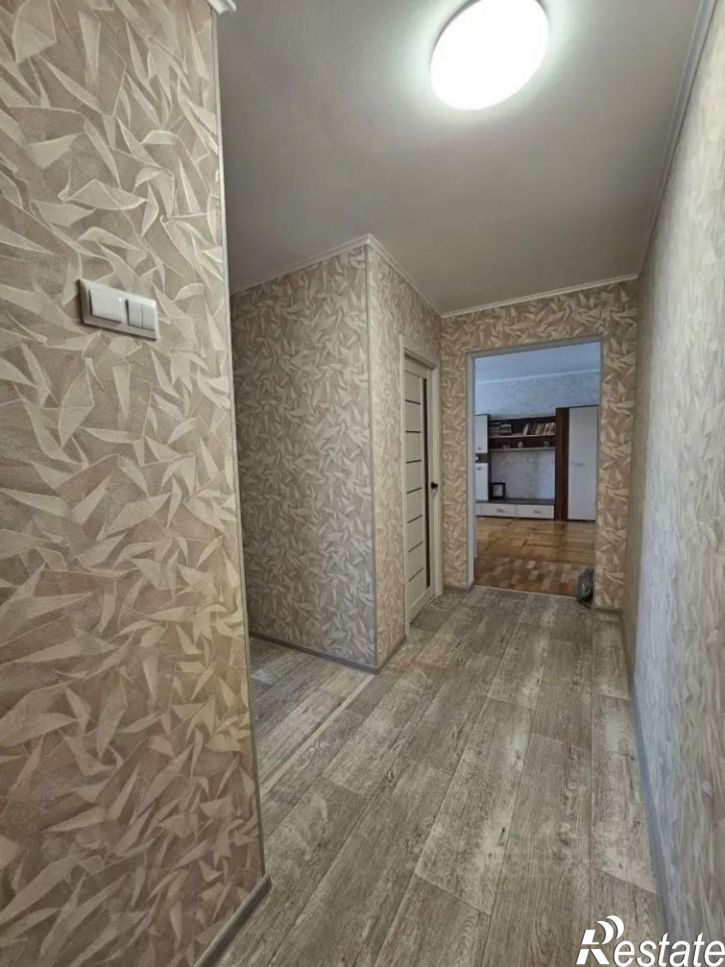 3-комн квартира ул Остравская, 8,  д. 8