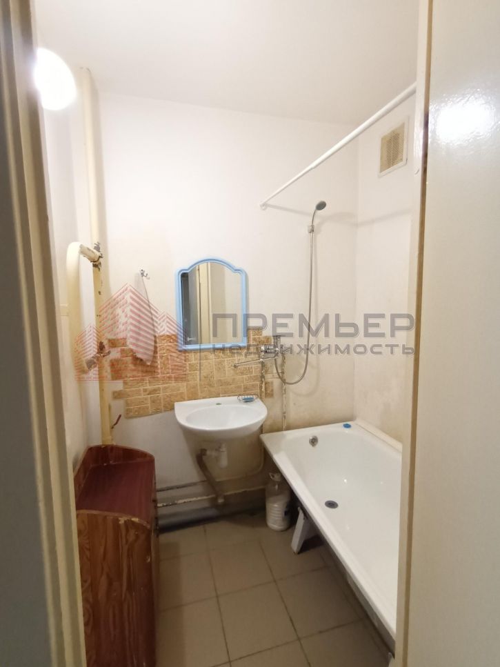 2-комн квартира им академика Комарова улица,79