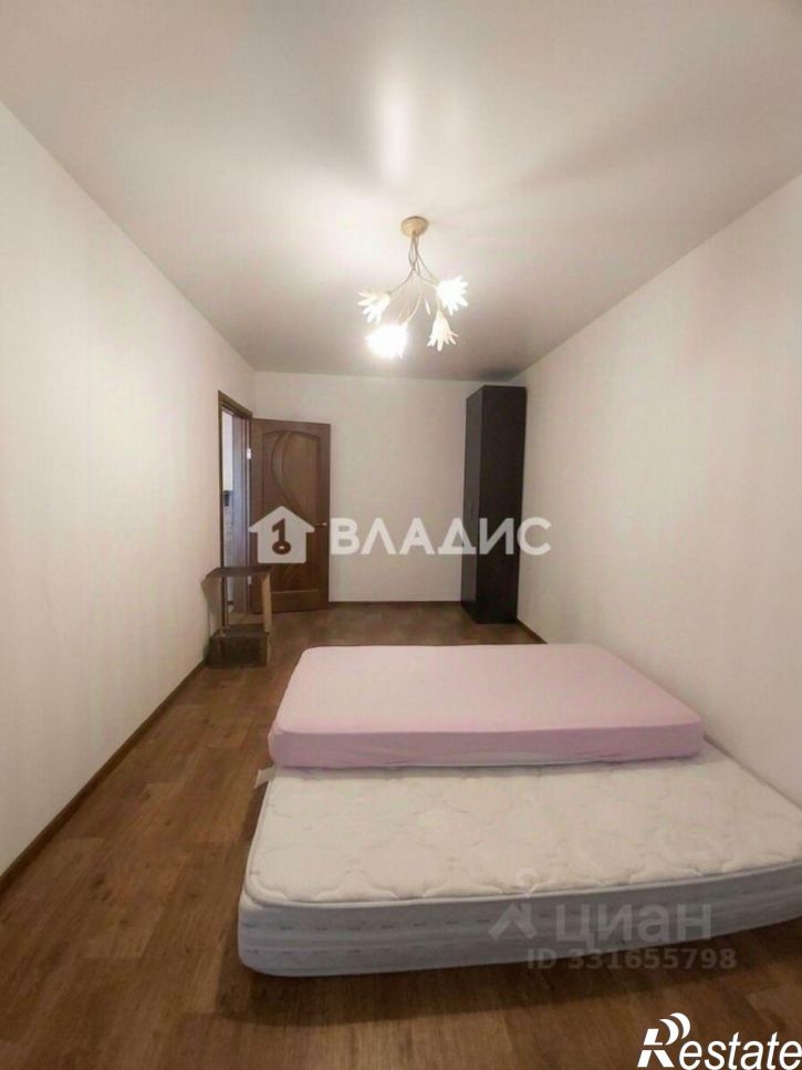 4-комн квартира ул 8-й Воздушной Армии, 33,  д. 33
