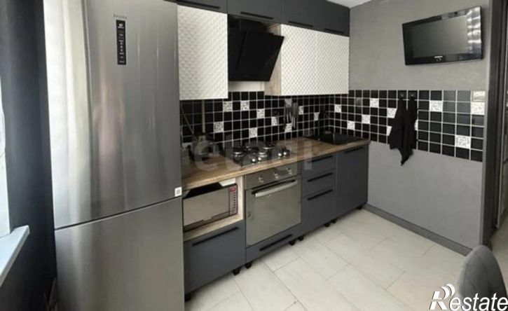 4-комн квартира б-р 30-летия Победы, 17а,  д. 17а