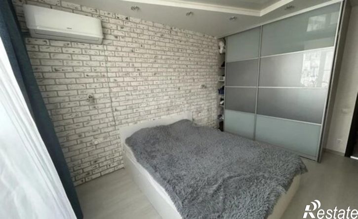 4-комн квартира б-р 30-летия Победы, 17а,  д. 17а