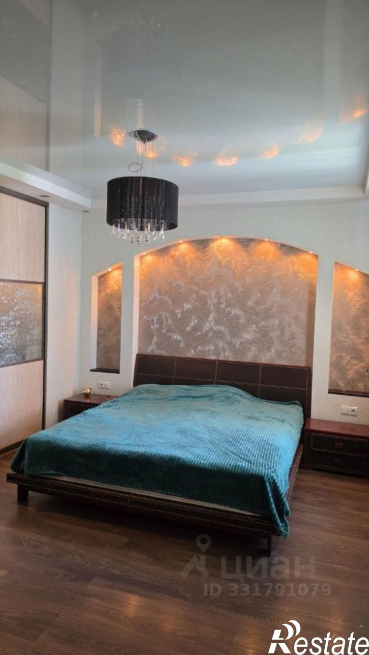 3-комн квартира ул Авиаторская, 1б,  д. 1б